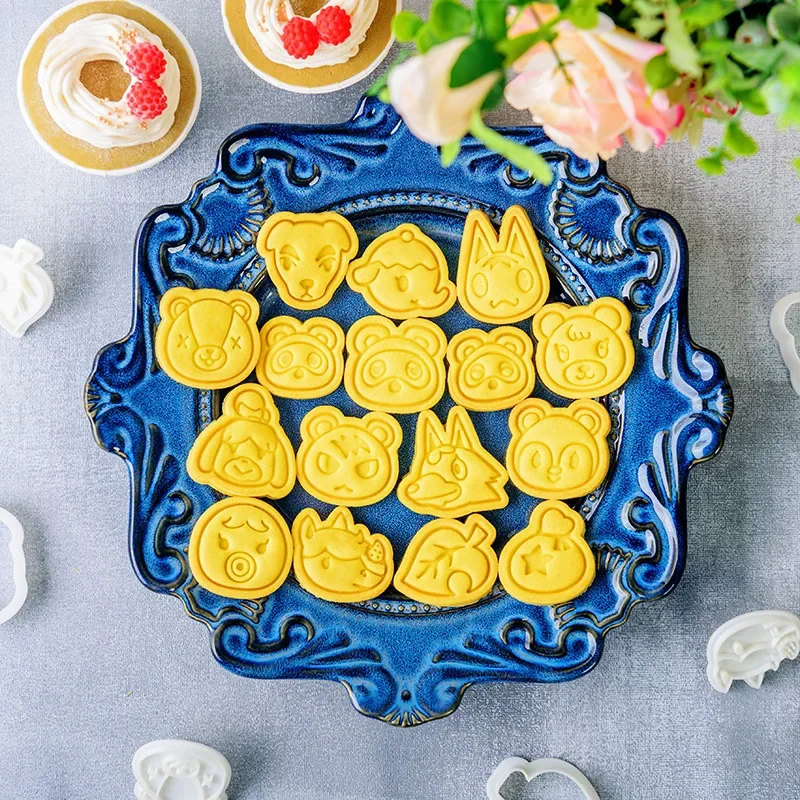 Kitchen Equipment For Baking - قالب تقطيع الكعك والبسكويت على شكل