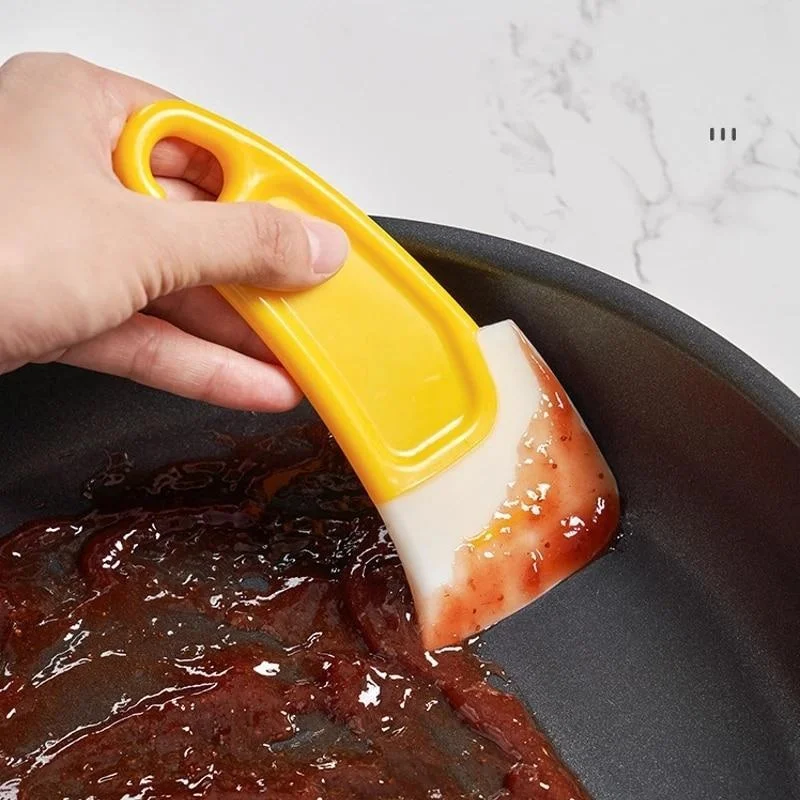 مكشطة تنظيف للمطبخ بشفرة ناعمة - مراجعة Pastry Brush Silicone وسعره