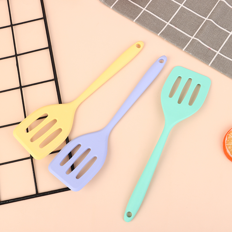 ملعقة سيليكون احترافية لتقليب  - مراجعة Offset Spatula Set وسعره